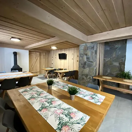 Pod Jodlami 팜스테이