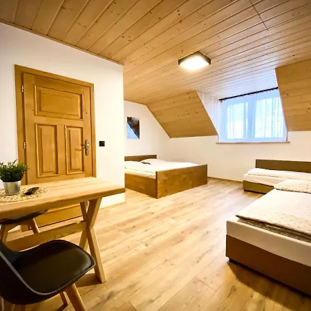 Pod Jodłami Gospodarstwo agroturystyczne Zabnica